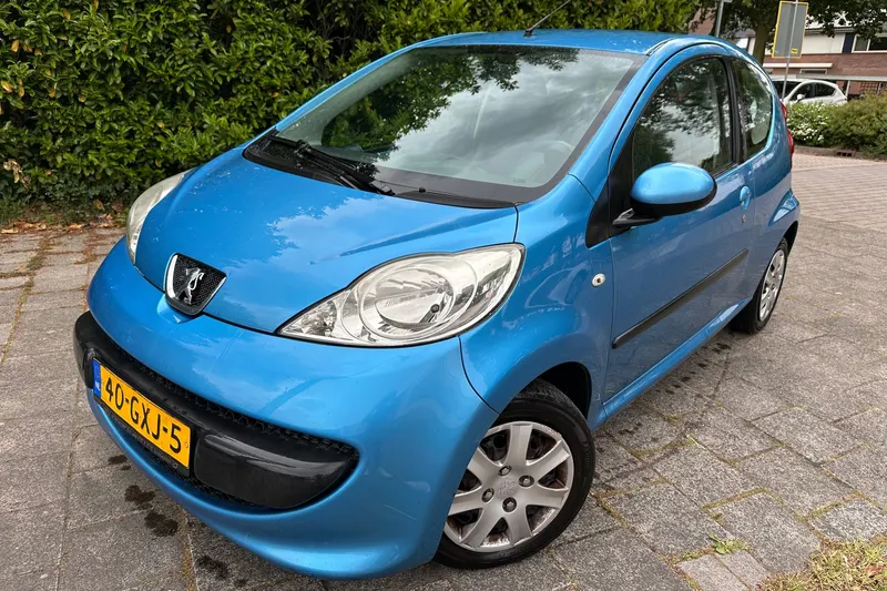Peugeot 107 (2008)