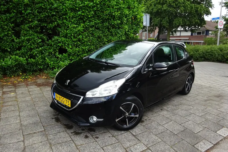 Peugeot 208 (2012)