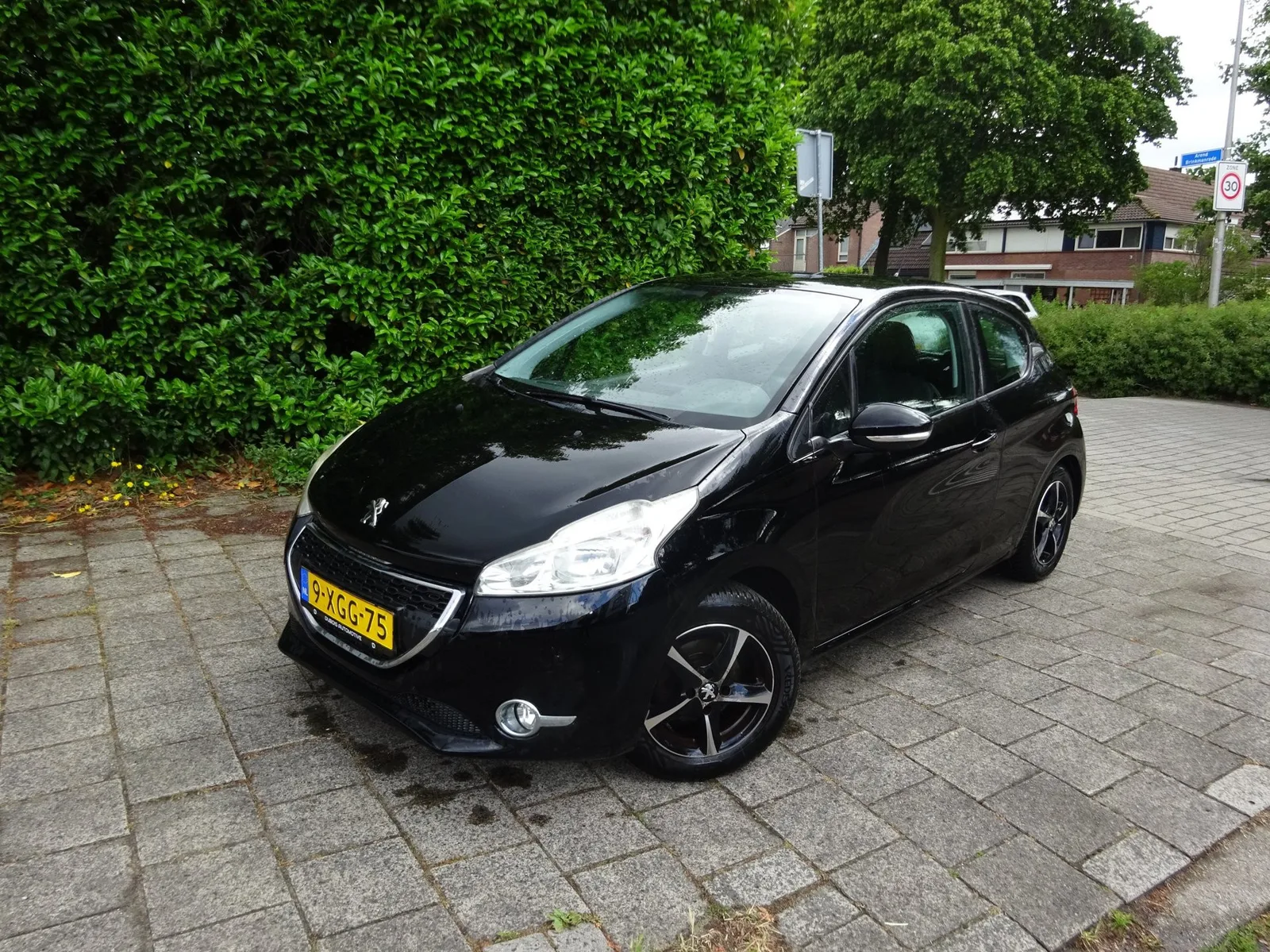 Peugeot 208 (2012) — foto 1