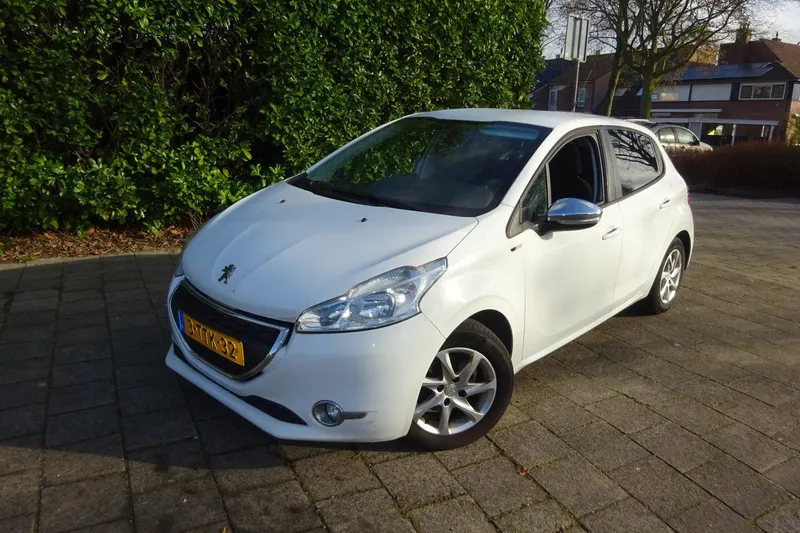 Peugeot 208 (2014)