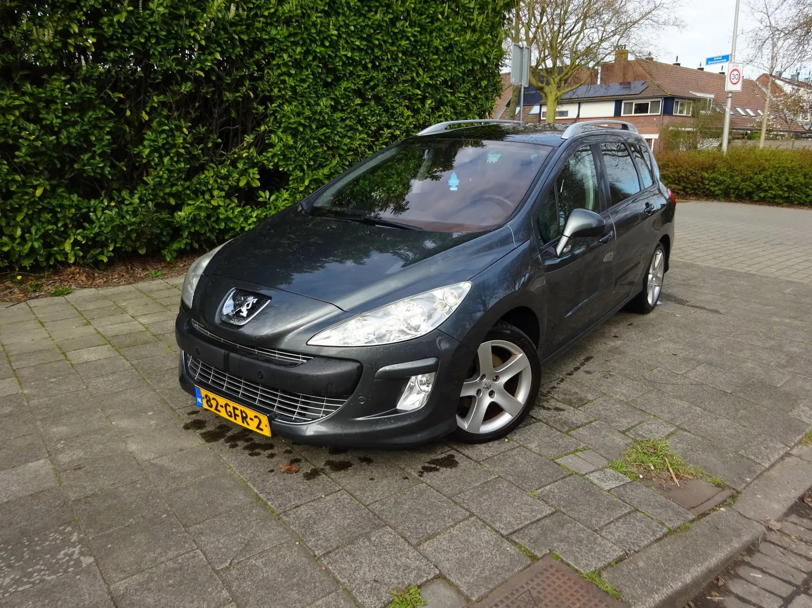 Peugeot 308 (2008) — foto 1