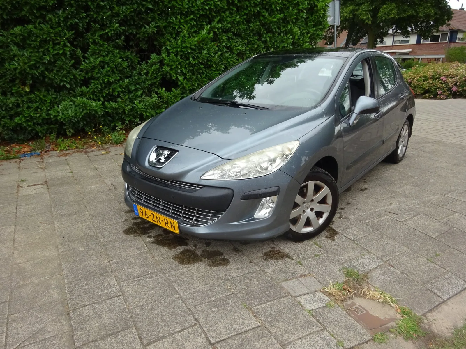 Peugeot 308 (2008) — foto 1