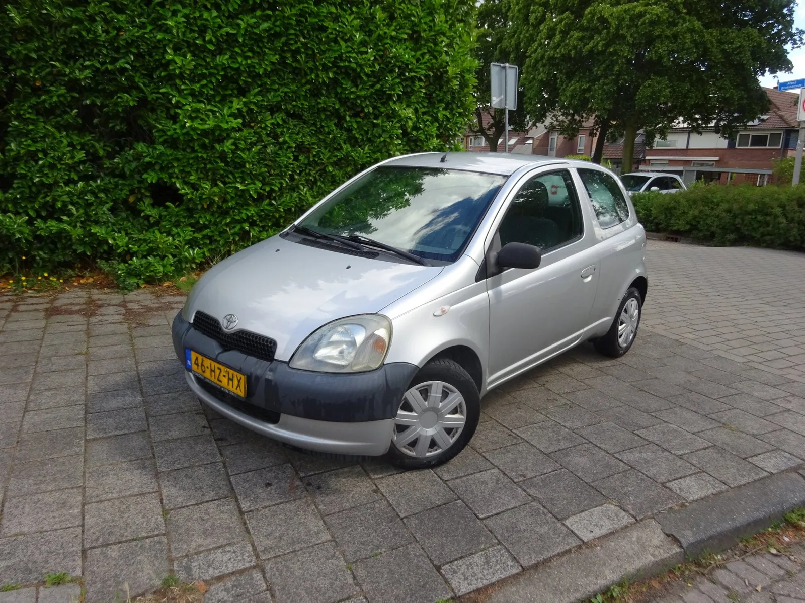 Toyota Yaris (2002) — foto 1
