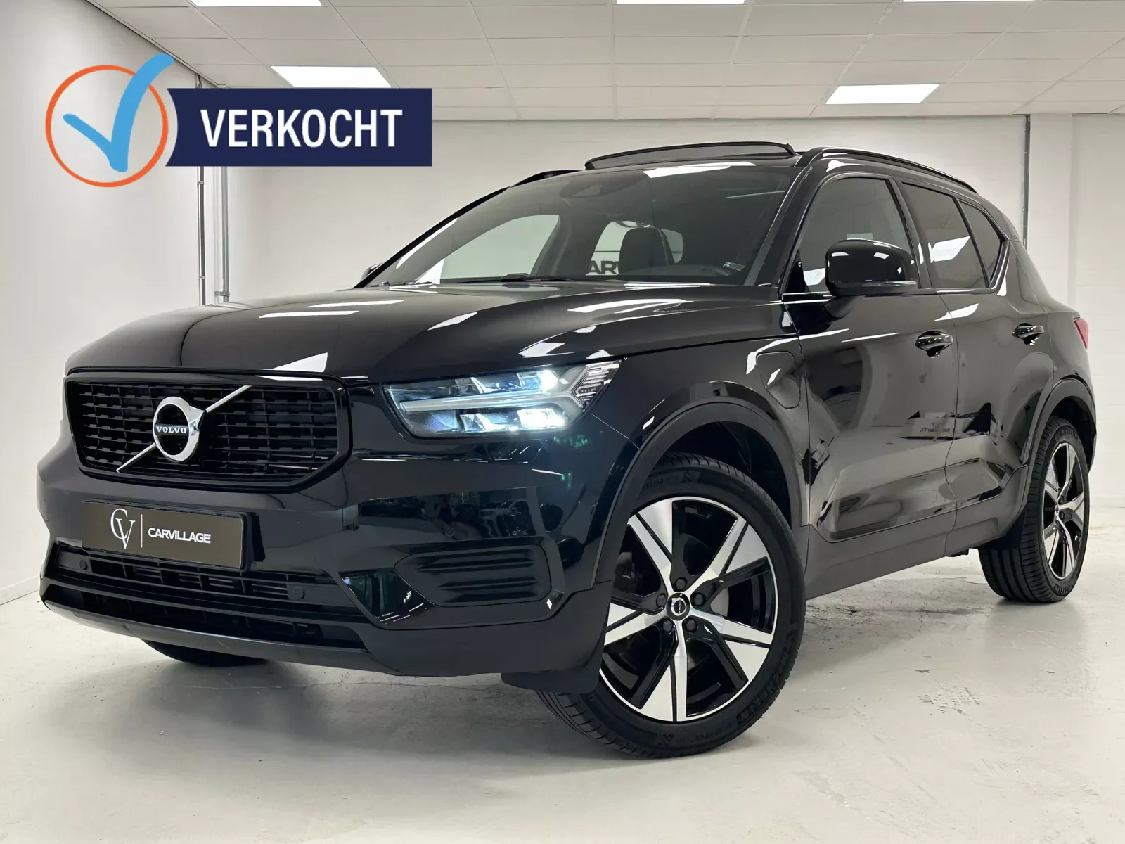 Volvo XC40 (2022) — foto 1