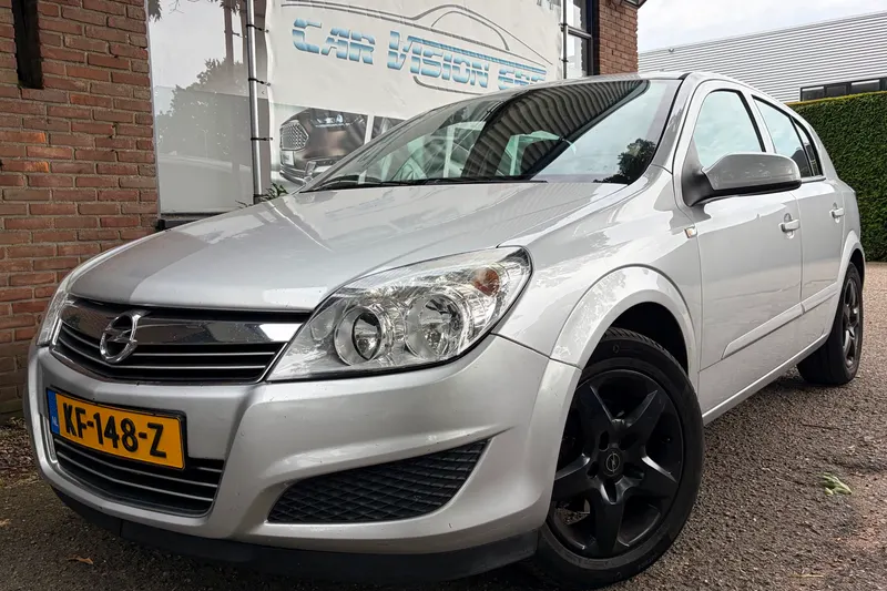Opel Astra (2008)