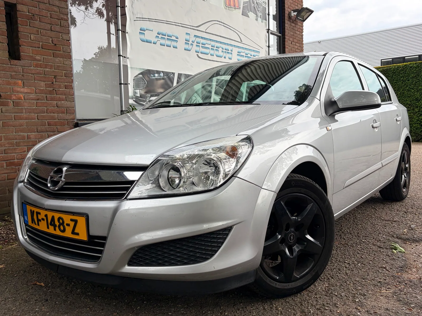 Opel Astra (2008) — foto 1