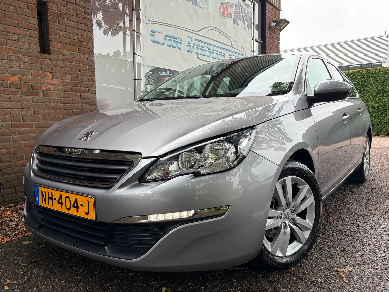 Peugeot 308 (2015) — foto 1