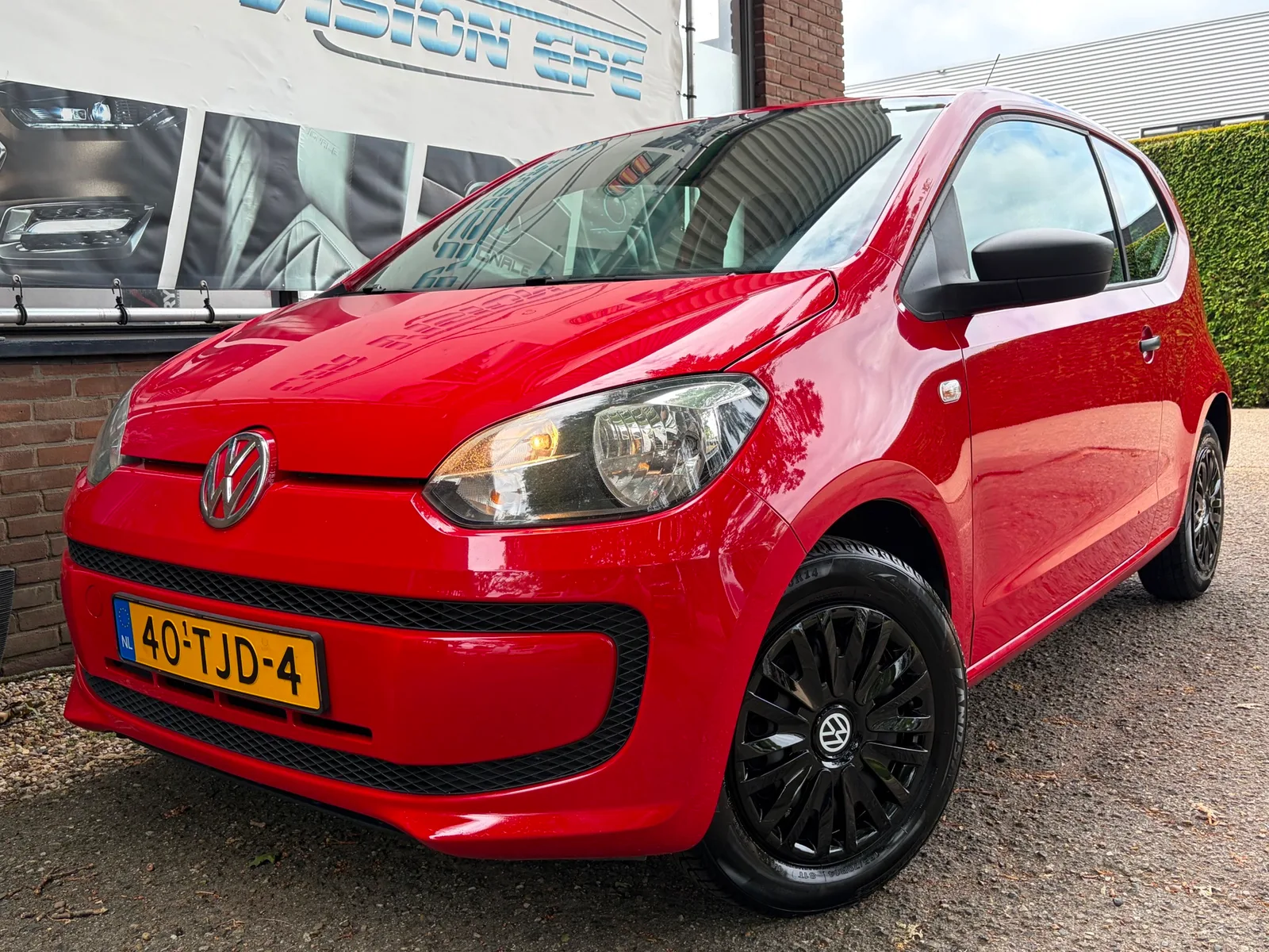 Volkswagen Up! (2012) — foto 1