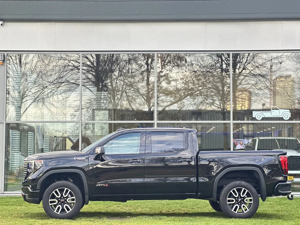 GMC Sierra (2024) — foto 1