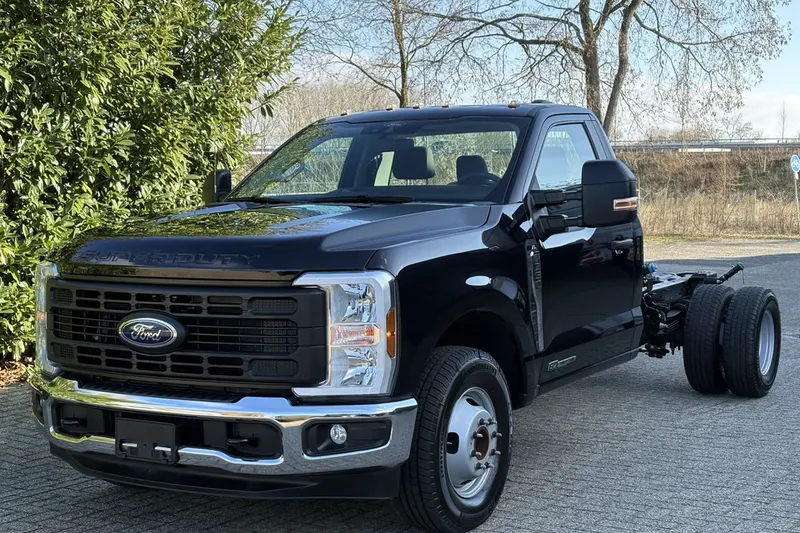 Ford F-350 (2025)