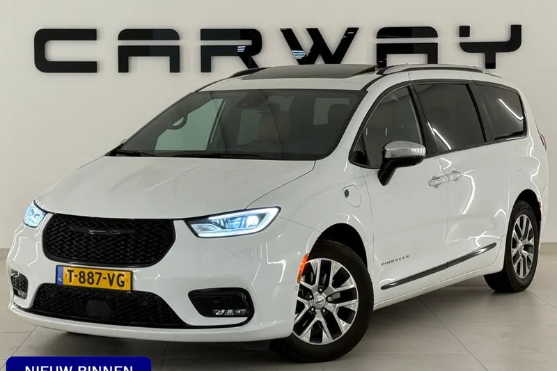 Chrysler Pacifica (2023)