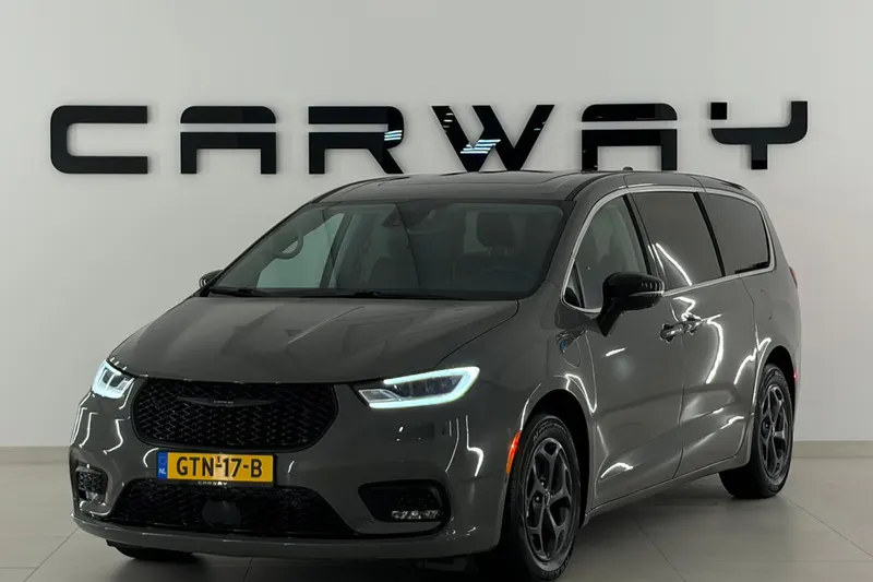 Chrysler Pacifica (2024)