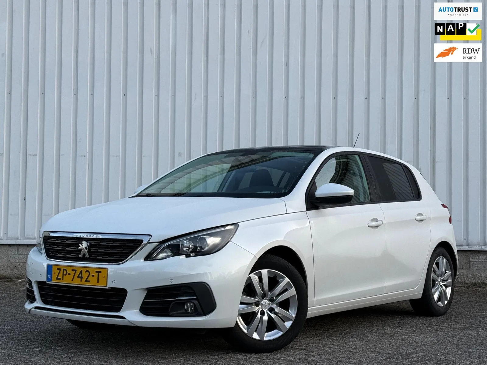 Peugeot 308 (2019) — foto 1