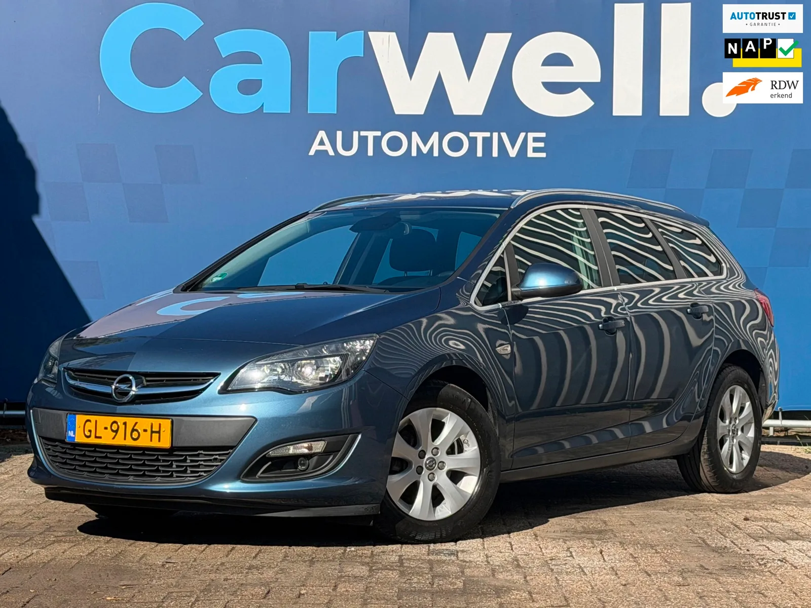 Opel Astra Sports Tourer (2015) — foto 1