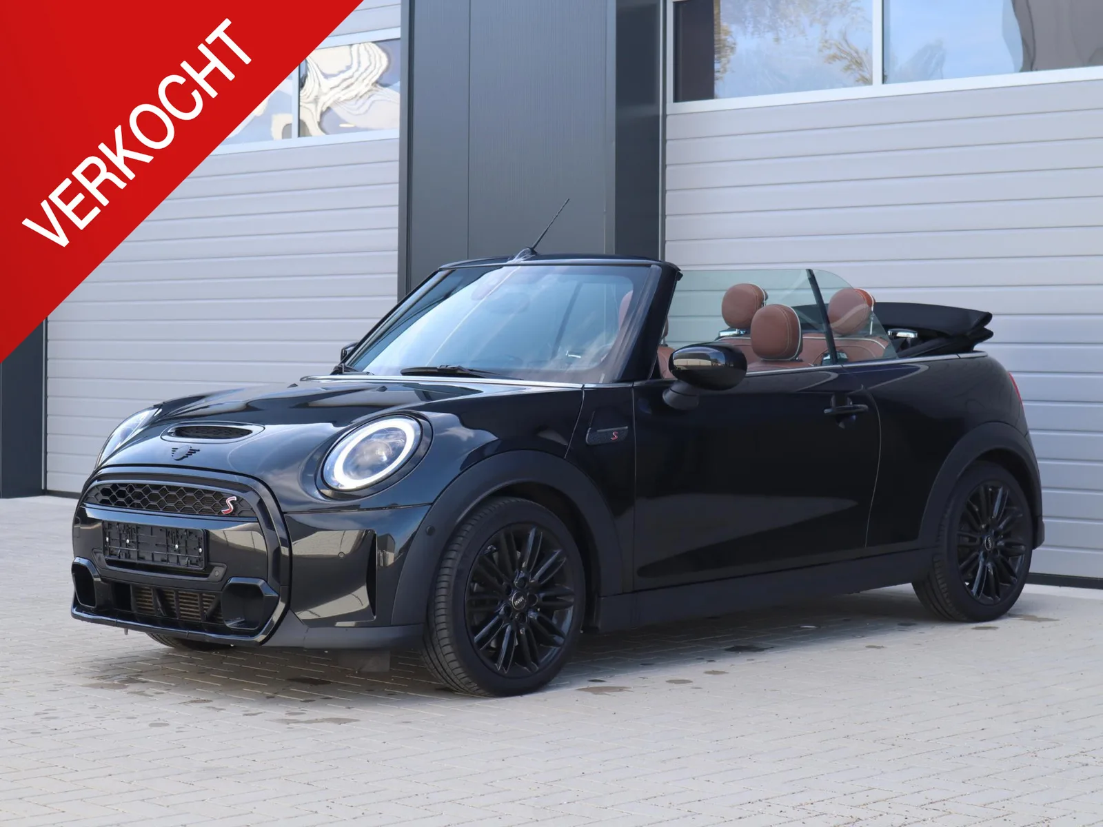 MINI Cabrio (2023) — foto 1