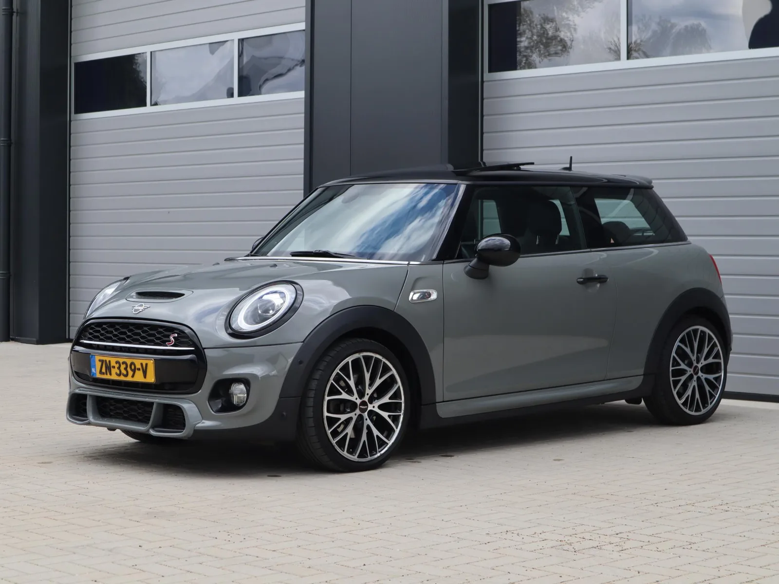 MINI Cooper S (2019) — foto 1