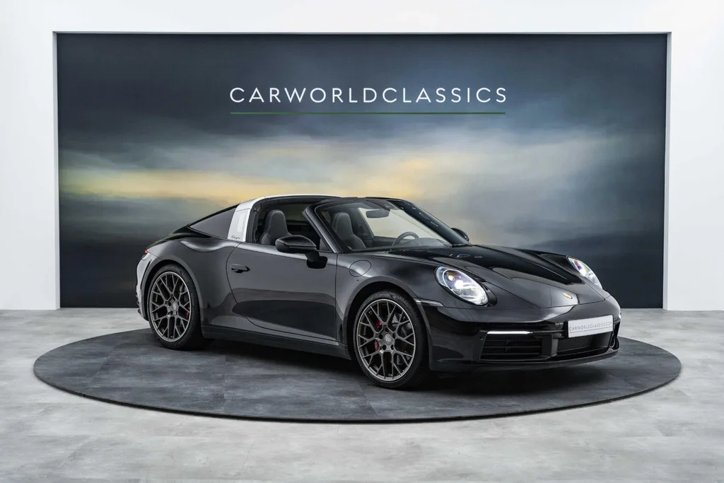 Porsche 911 (2021) — foto 1