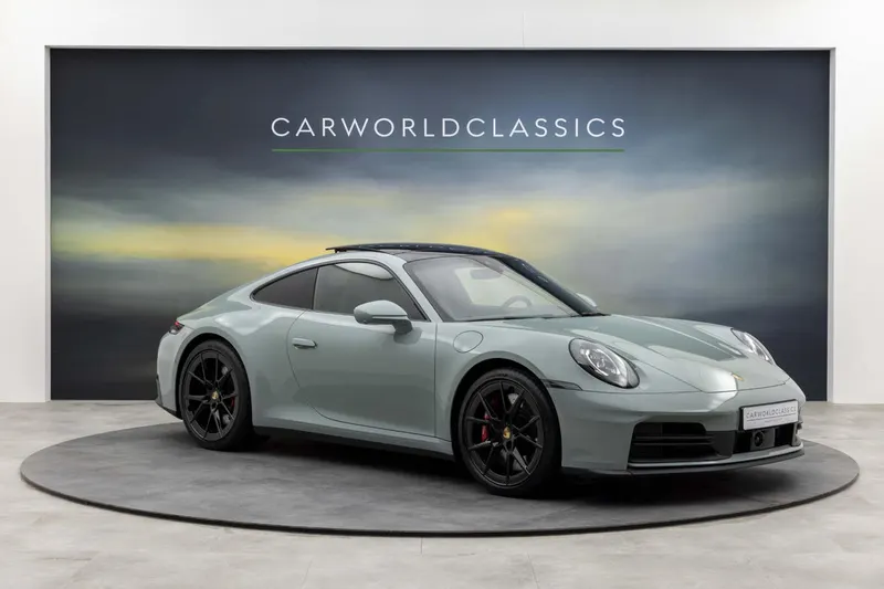 Porsche 911 (2025)