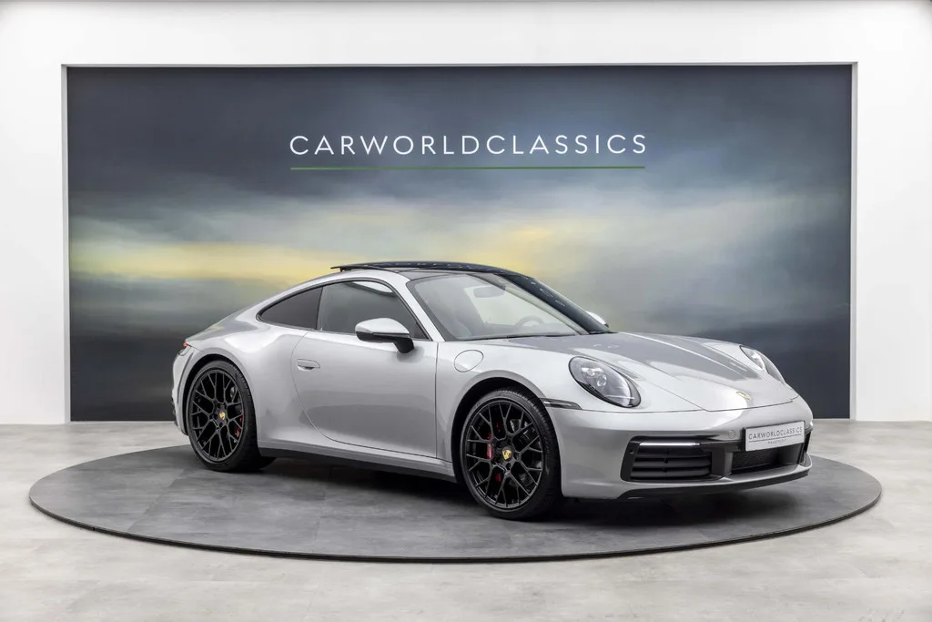Porsche 911 (2019) — foto 1