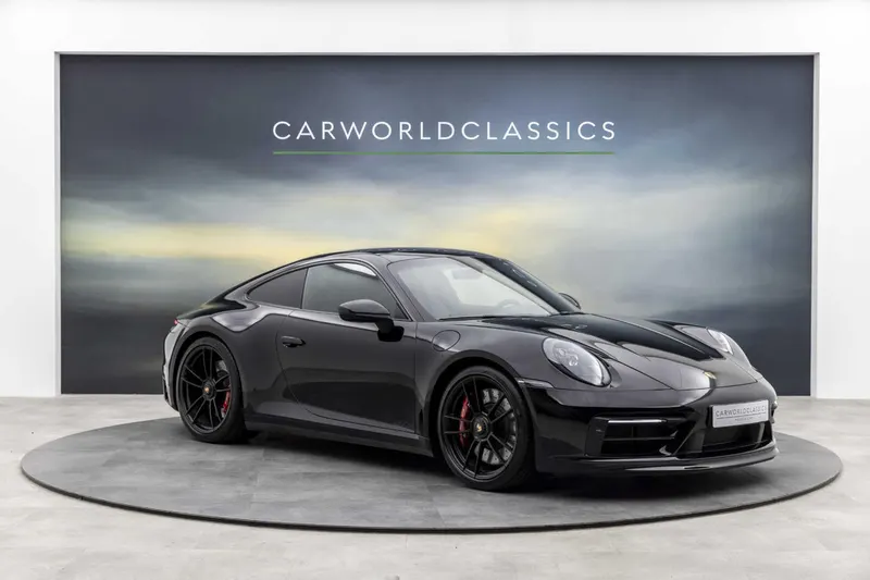 Porsche 911 (2023)