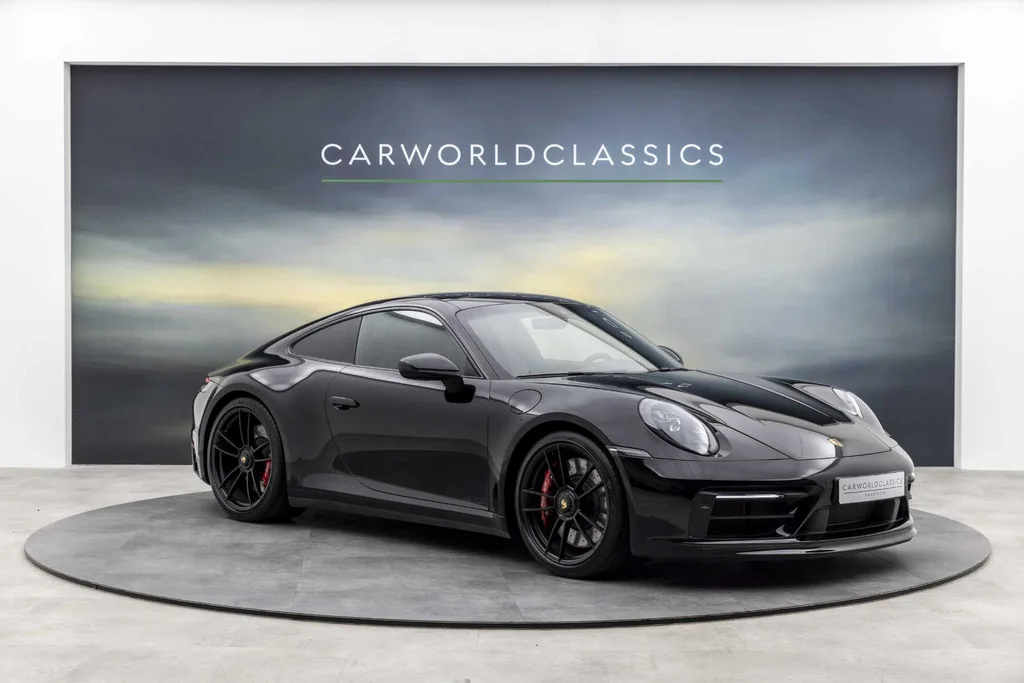 Porsche 911 (2023) — foto 1