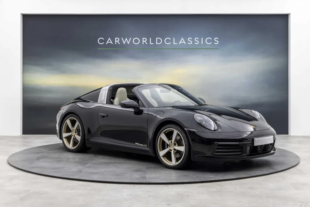 Porsche 911 (2020) — foto 1