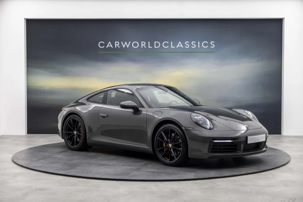 Porsche 911 (2019) — foto 1