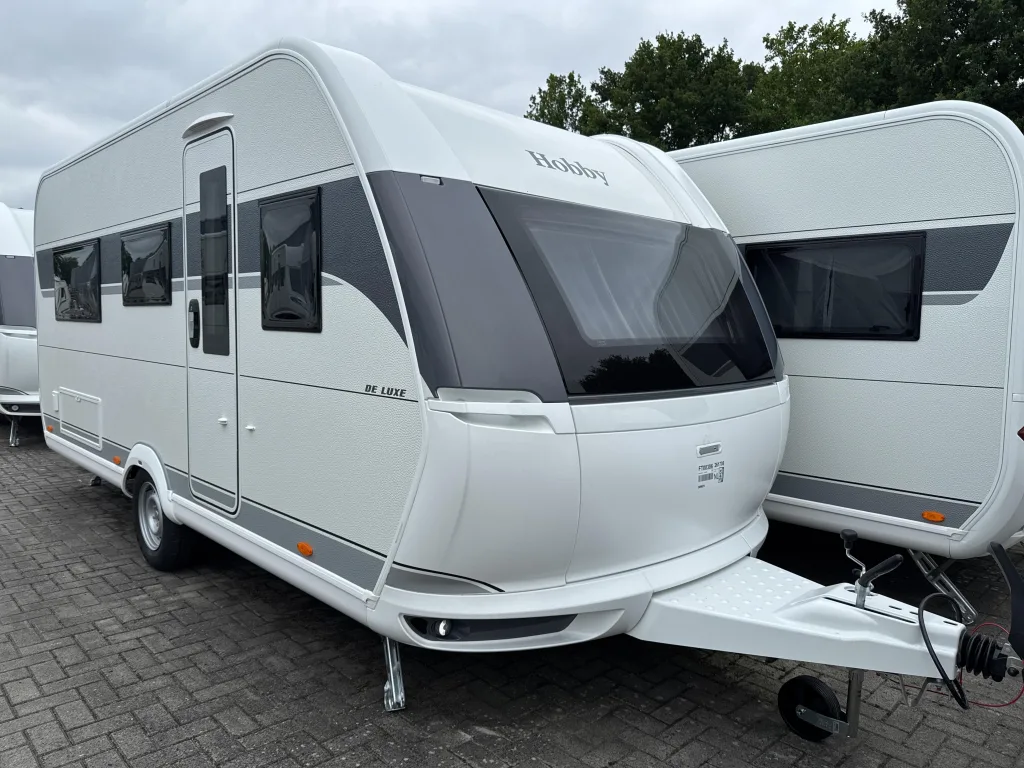Hobby De Luxe (2026) — foto 1