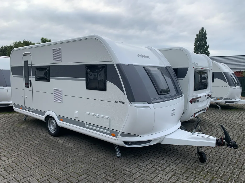 Hobby De Luxe (2026) — foto 1