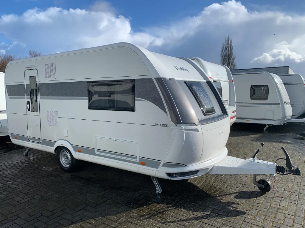 Hobby De Luxe (2026) — foto 1