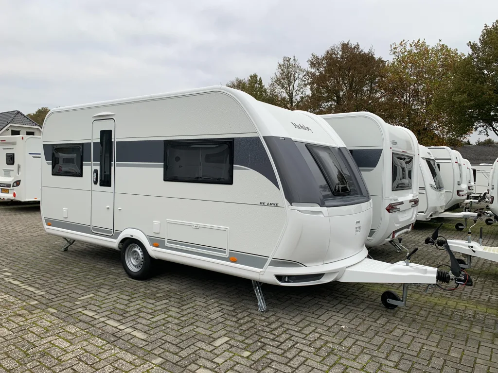 Hobby De Luxe (2025) — foto 1