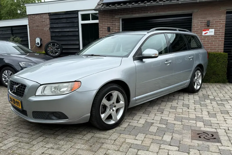 Volvo V70 (2008)