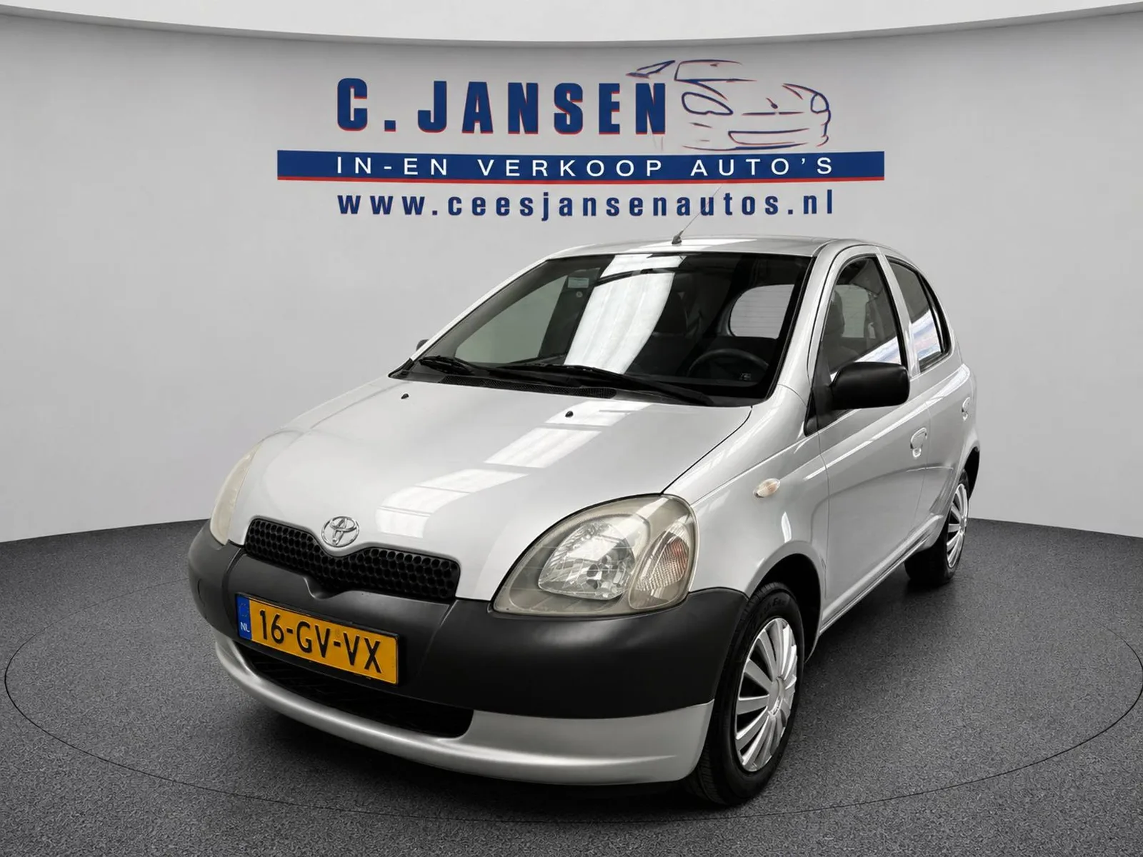 Toyota Yaris (2001) — foto 1