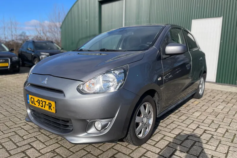 Mitsubishi Space Star (2015)