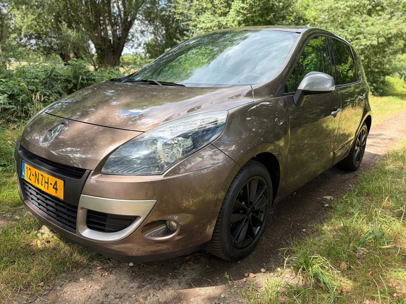 Renault Scénic (2011) — foto 1
