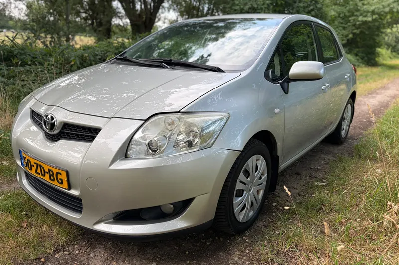 Toyota Auris (2008)