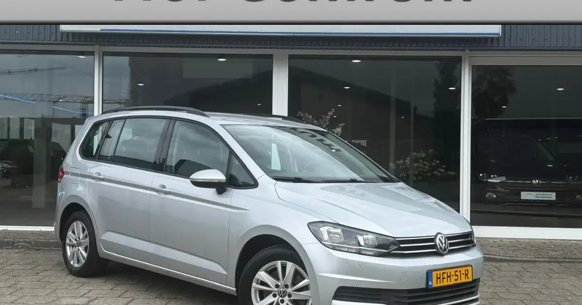 Volkswagen Touran (2021) — foto 1