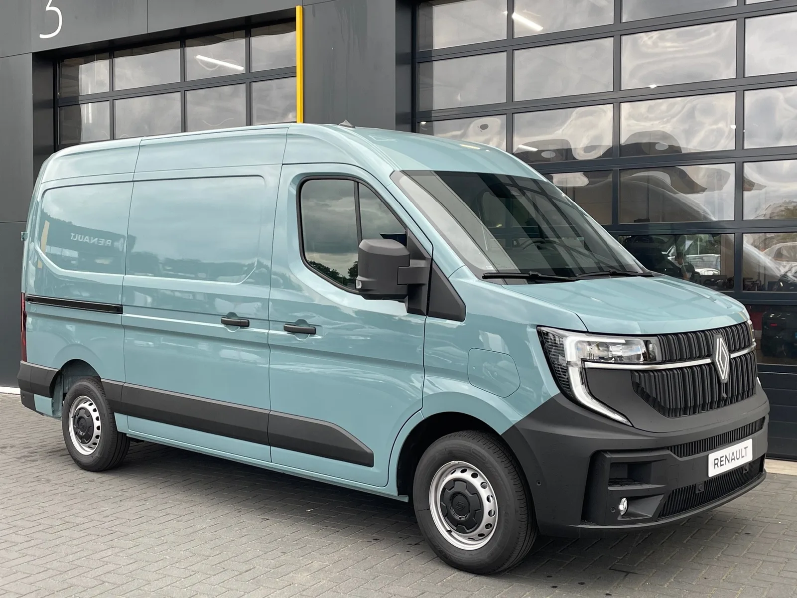 Renault Master (2024) — foto 1