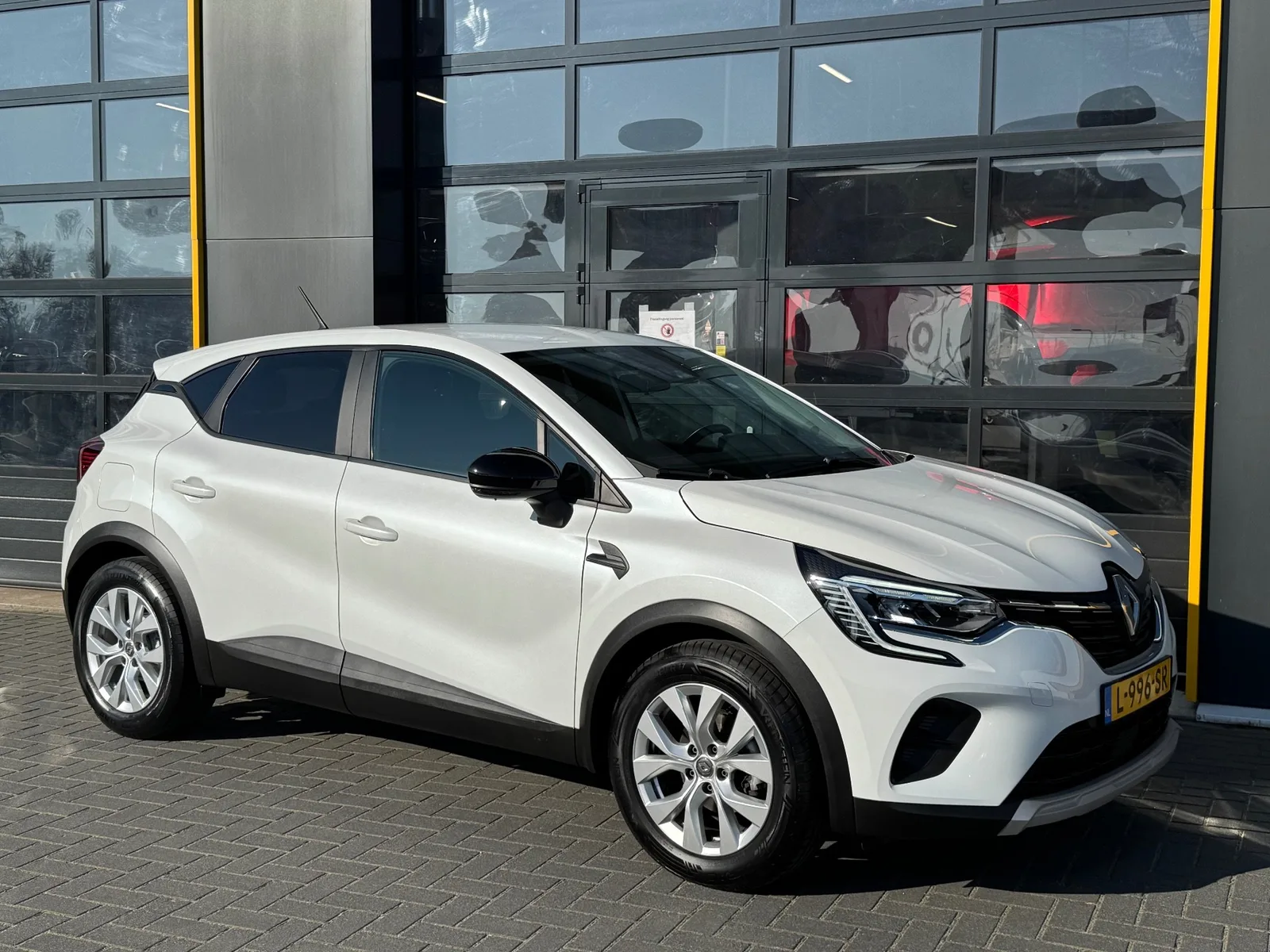 Renault Captur (2021) — foto 1