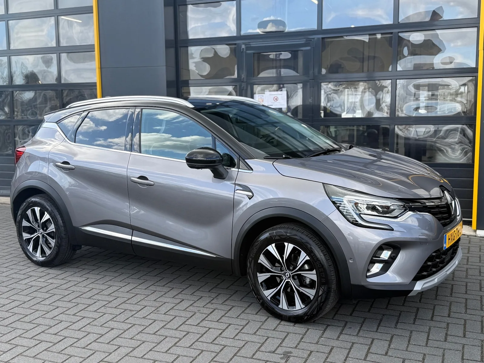 Renault Captur (2024) — foto 1