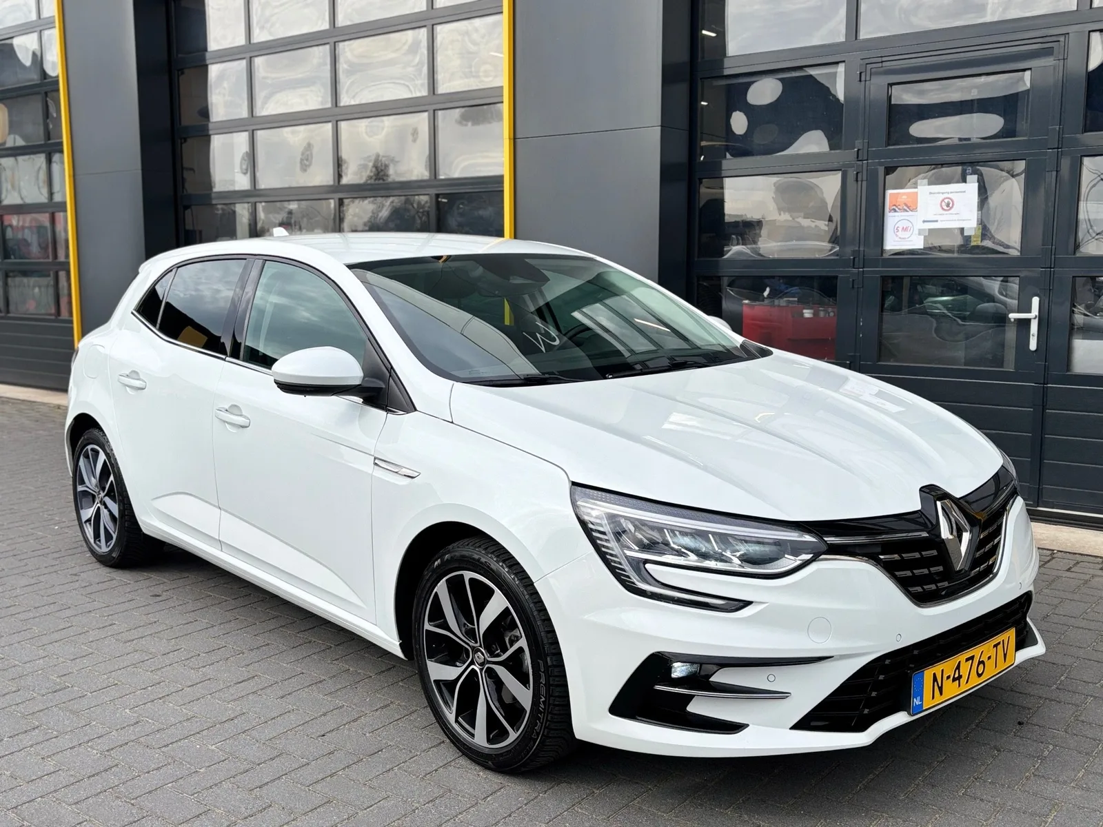 Renault Mégane (2022) — foto 1