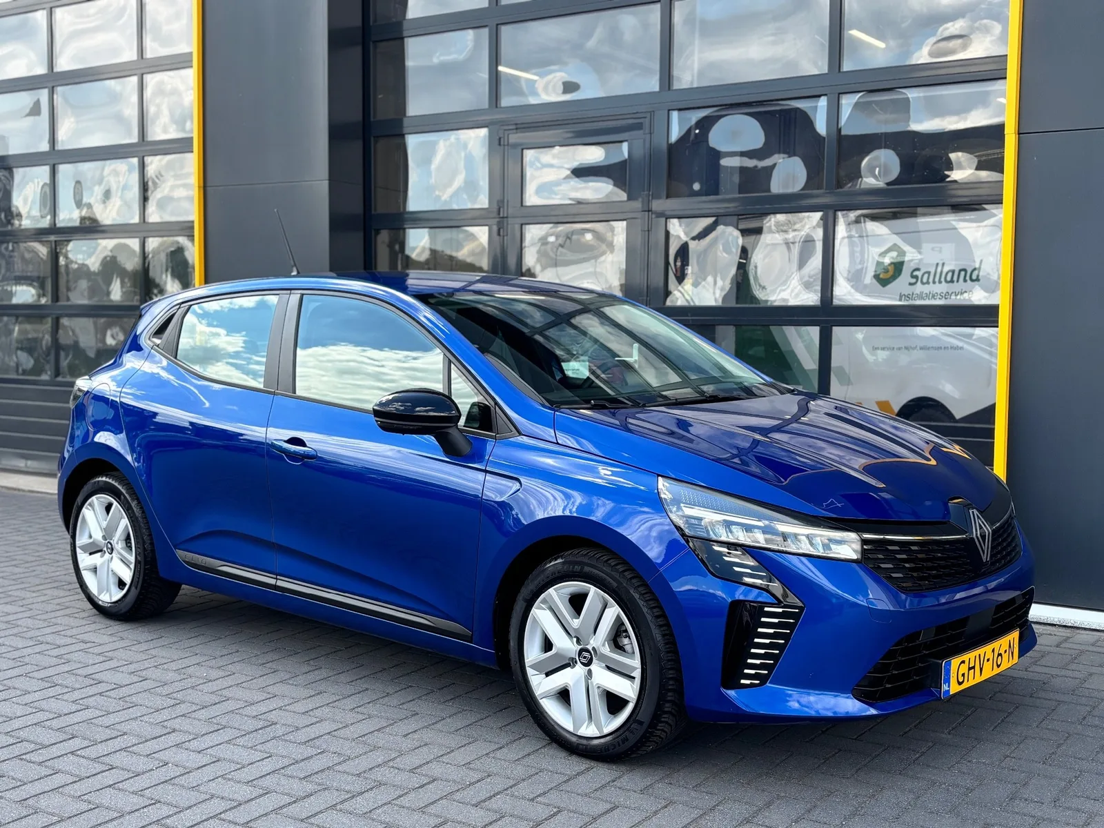 Renault Clio (2024) — foto 1