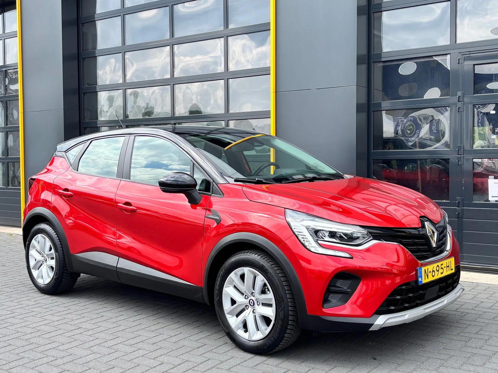 Renault Captur (2021) — foto 1