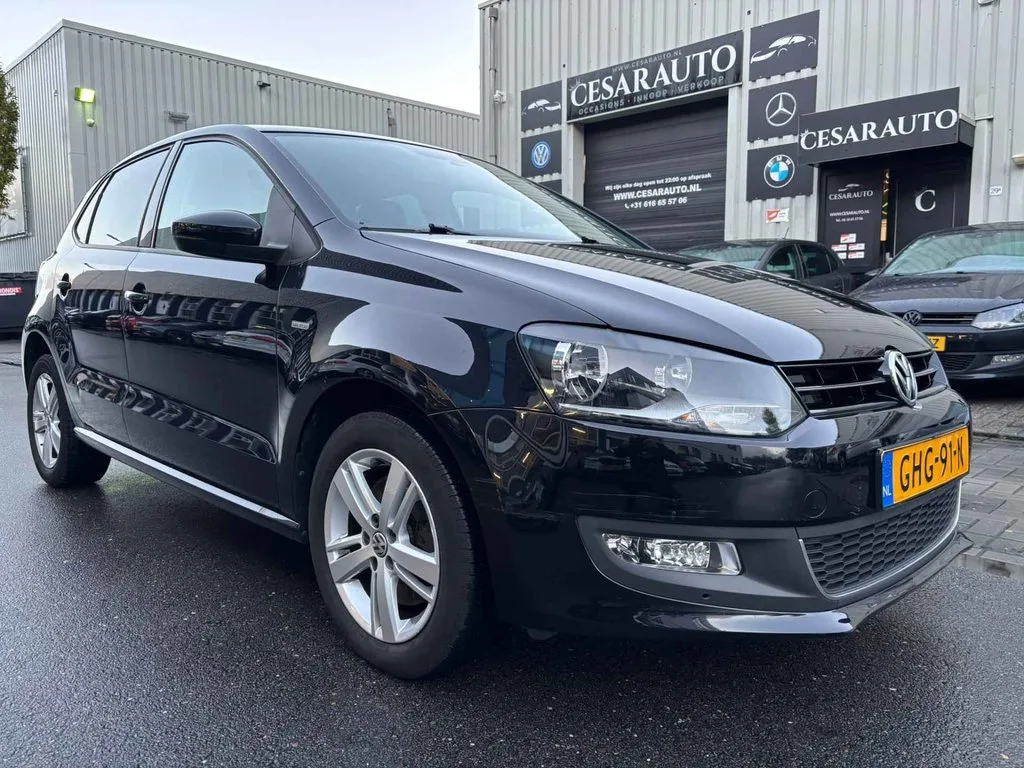 Volkswagen Polo (2012) — foto 1