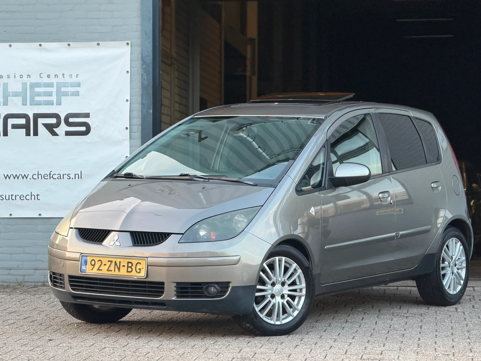 Mitsubishi Colt (2008) — foto 1