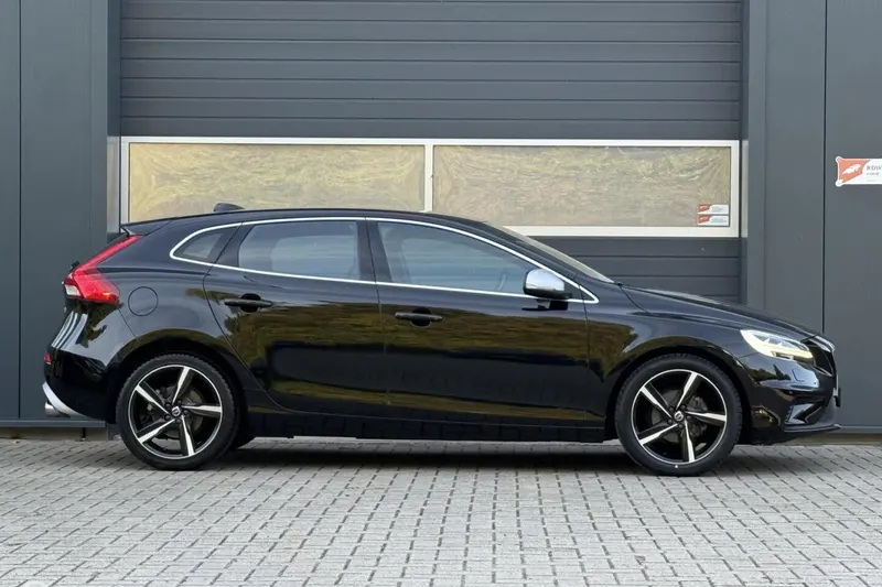Volvo V40 (2016)