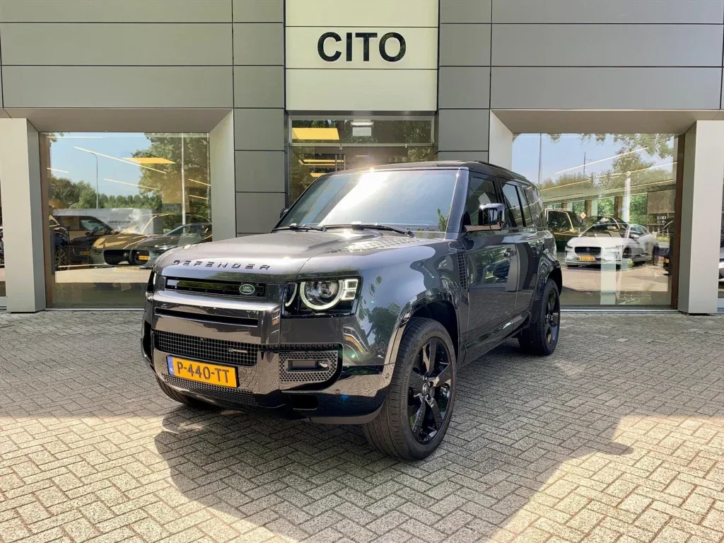 Land Rover Defender (2022) — foto 1