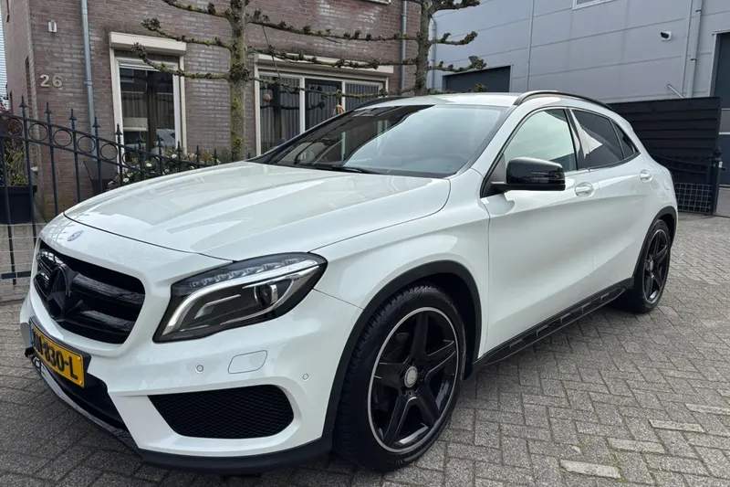 Mercedes-Benz GLA (2016)