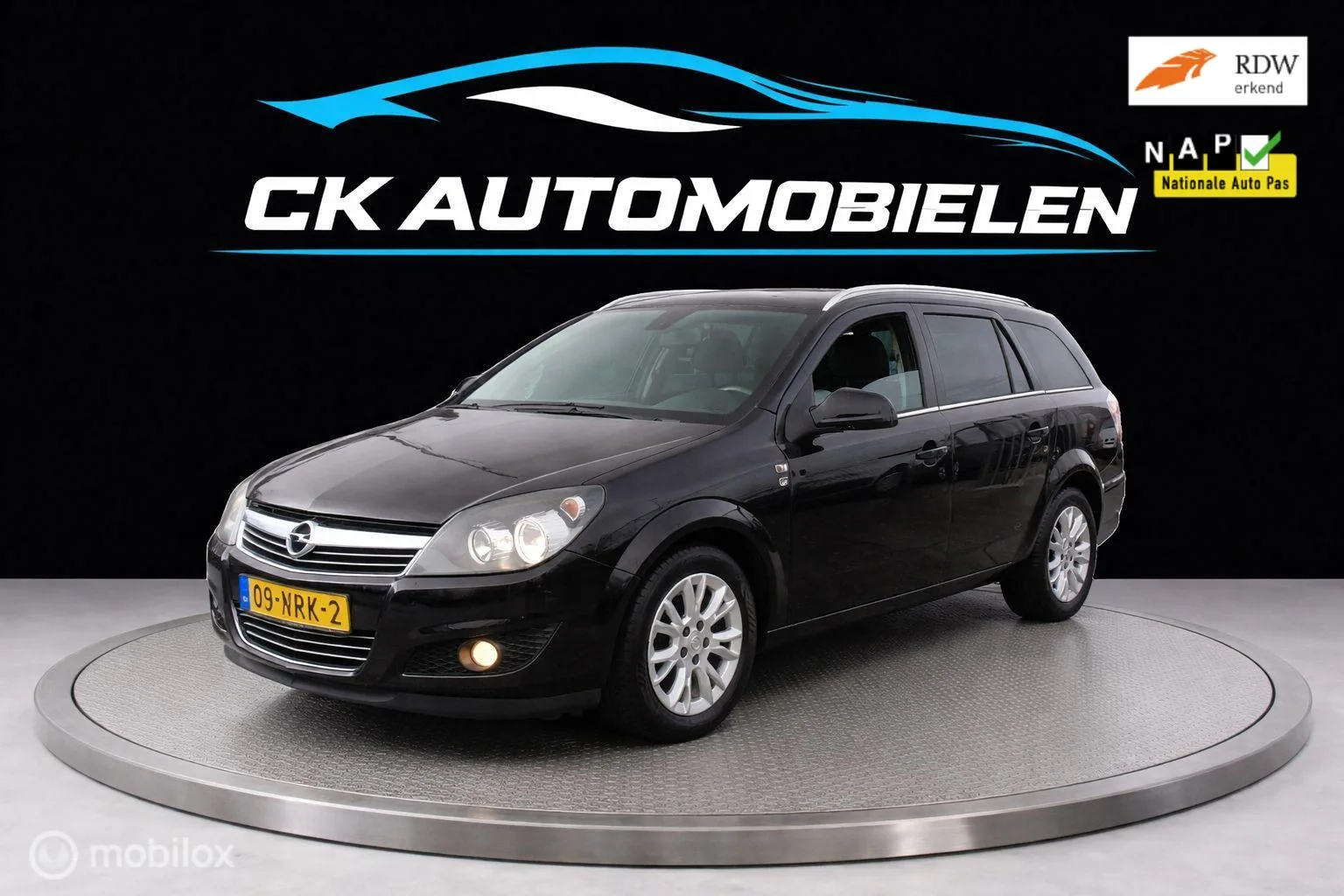 Opel Astra (2010) — foto 1