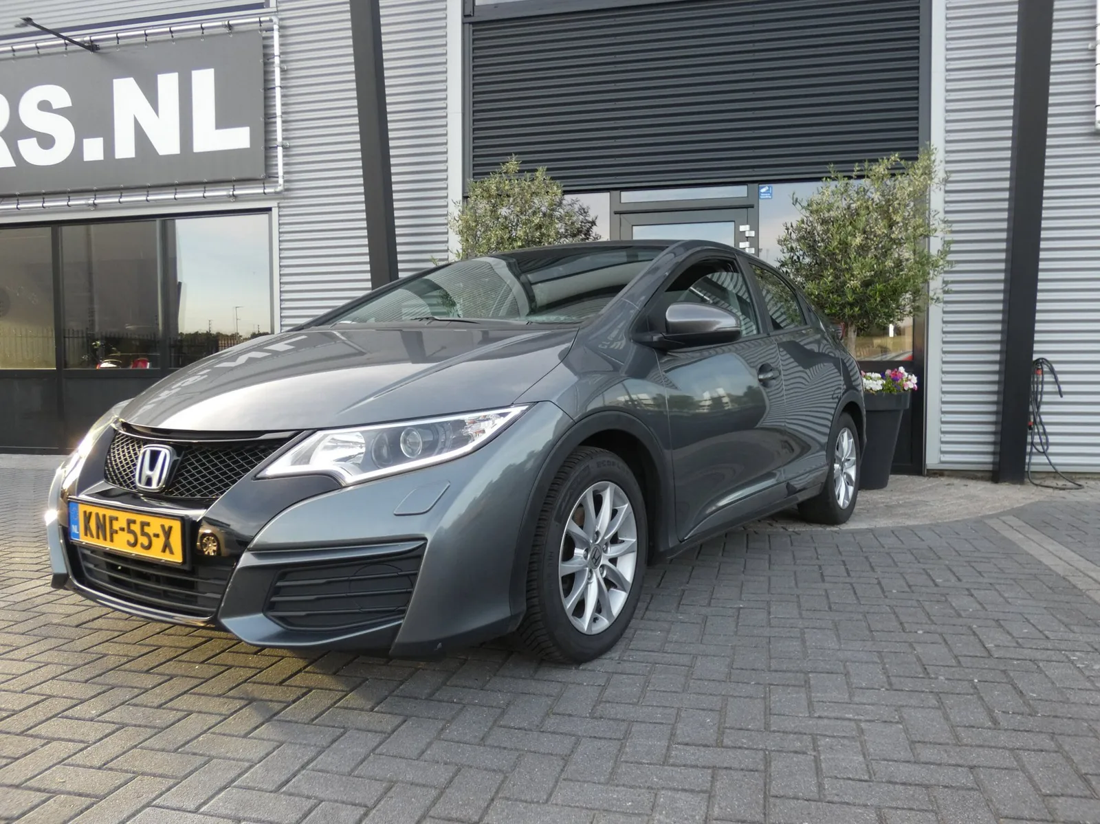 Honda Civic (2016) — foto 1